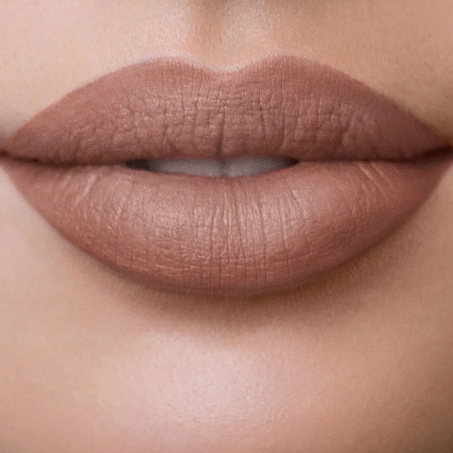 LONG LASTING LIQUID LIPSTICK
